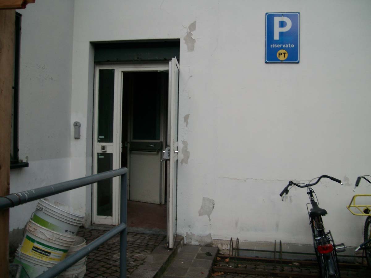 Demolizione rifacimento tinteggiatura Ufficio postale Milano San Felice