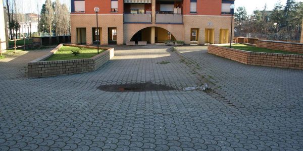 Intervento di messa in sicurezza balconi, facciate e cortile Rho