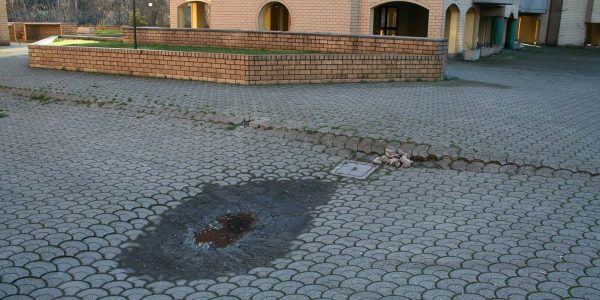 Intervento di messa in sicurezza balconi, facciate e cortile Rho